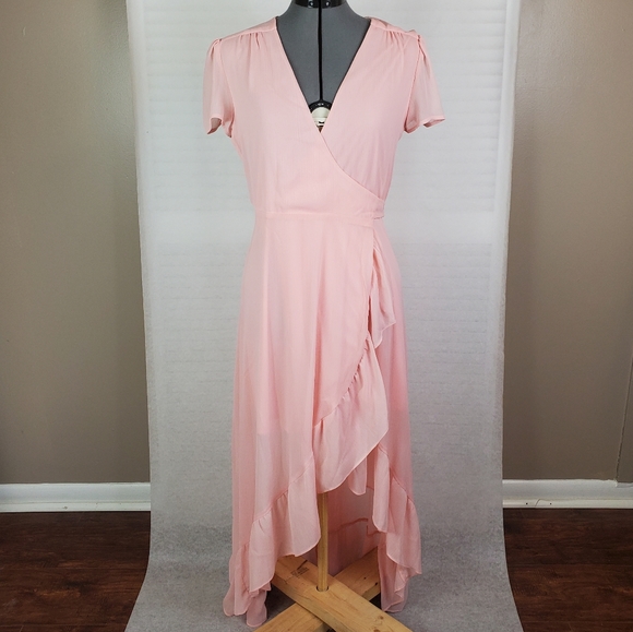 LAST CHANCE WAYF Meryl blush wrap dress short sleeve hi-lo Med - Picture 2 of 11